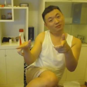 美女脱👙露出🐻吃我的🍌文
